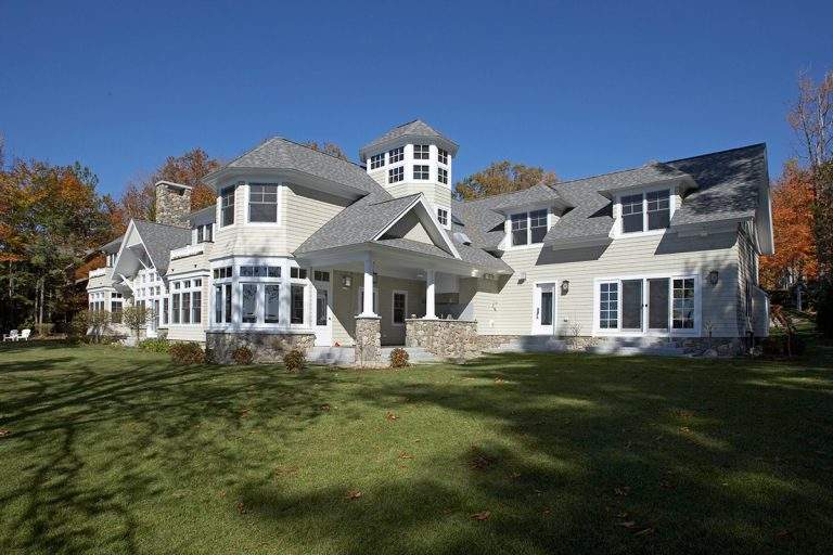 Home-on-big-lakge